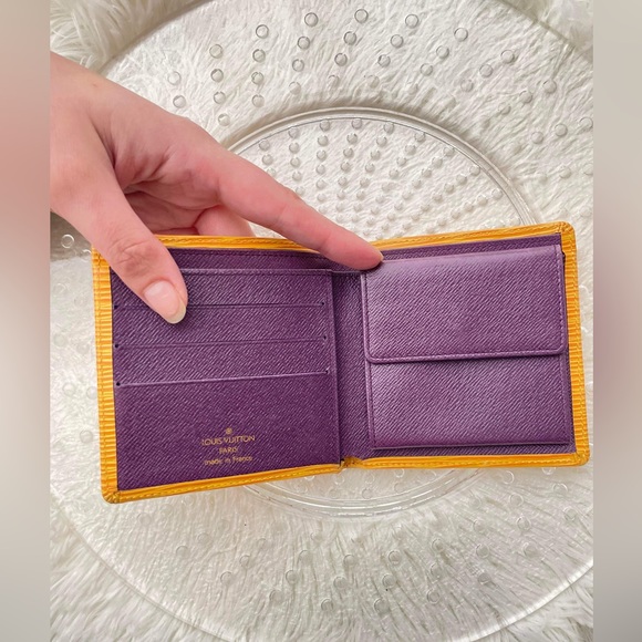 Louis Vuitton Portefeuille Epi bifold wallet - Picture 3 of 11
